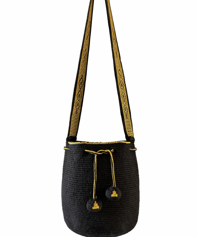 Mochila Mediana Negra Gasa Hilos de Seda